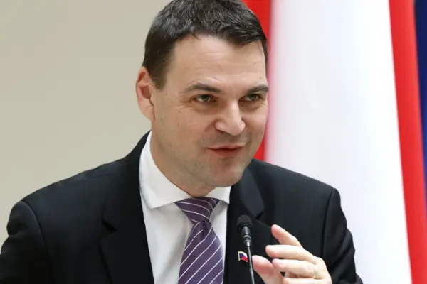 Чому чеського міністра закордонних справ Мацінку турбує угода США та РФ про дизель