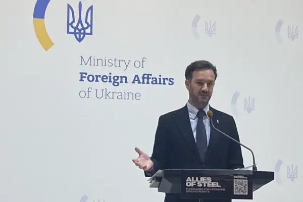 МЗС назвало безпідставними дані The Guardian про переїзд посольств зі столиці