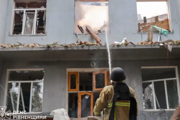 ДСНС у Рівному: наслідки удару БпЛА по навчальному закладу ліквідовано, 30 потерпілих