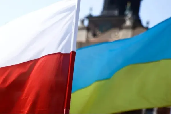 На кордоні з Польщею черги до 40 годин: нічні тривоги паралізували пункти пропуску